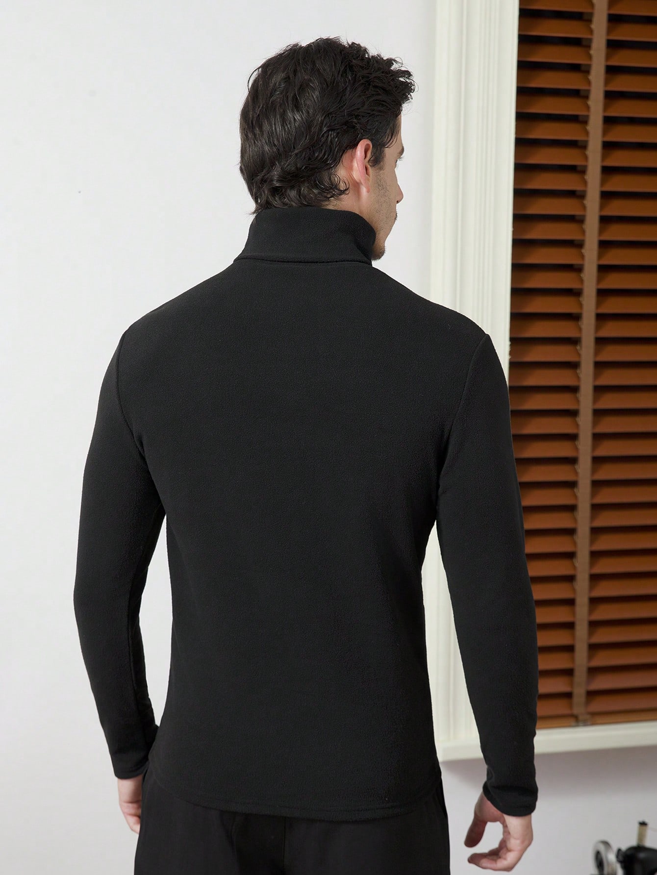 Men's Black High-Neck Long Sle - Base Layer Top 리뷰 및 가격