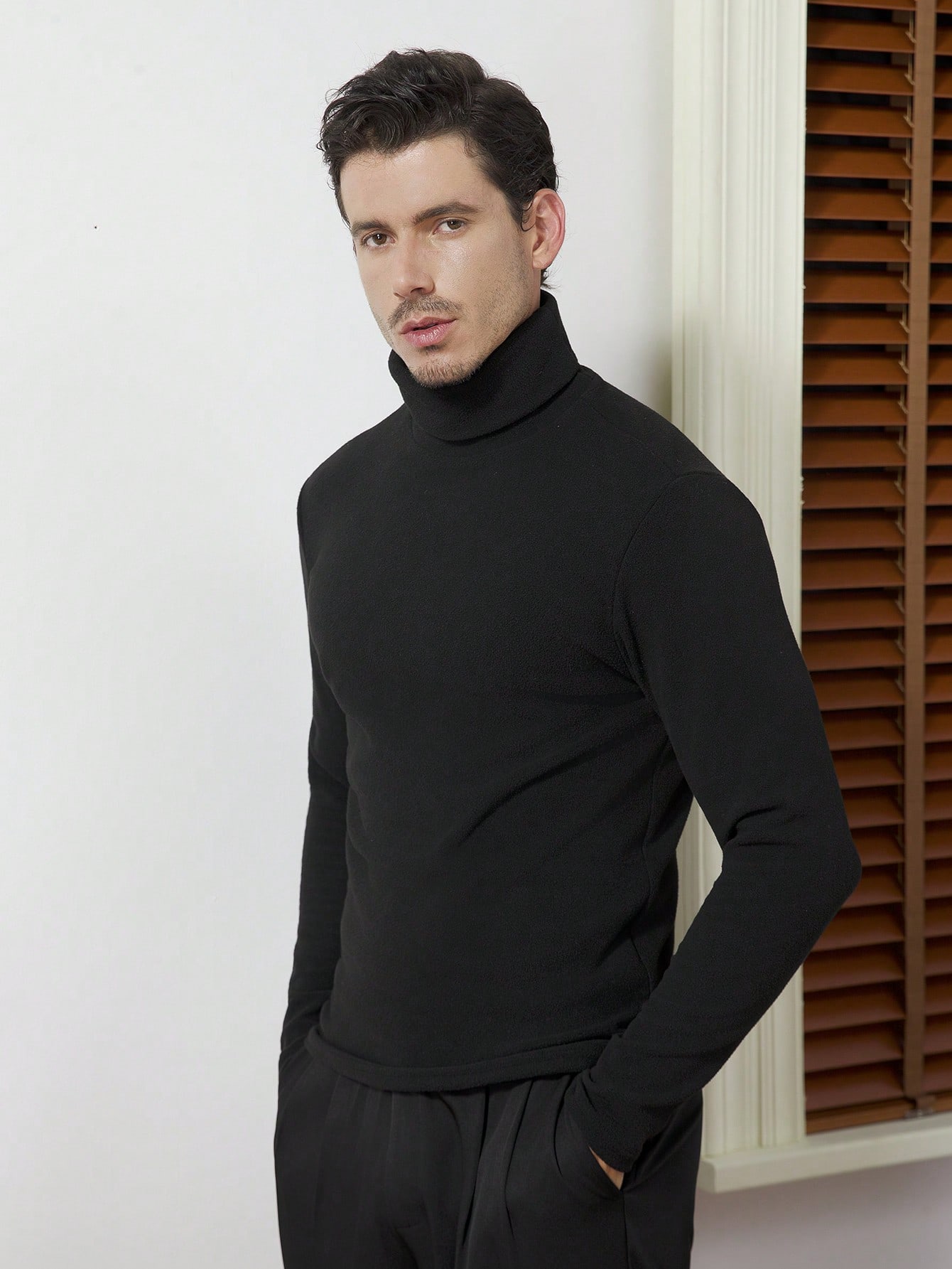 Men's Black High-Neck Long Sle - Base Layer Top 리뷰 및 가격